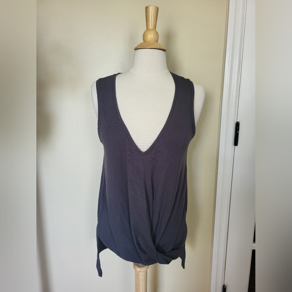 Womens cute gray Express sleeveless top size small
